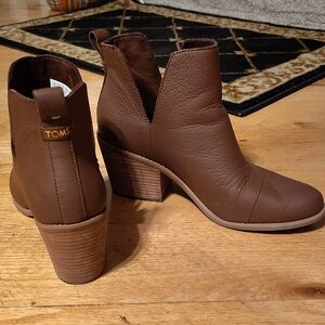 TOMS Women's Chocolate Brown Slip On Ankle Booties